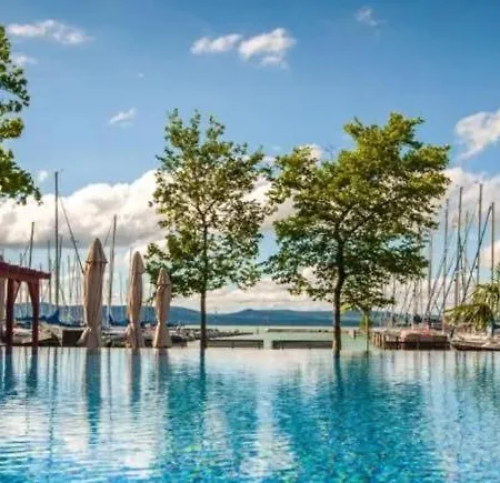 Apartment Bl Lakeview Apartman With Pool