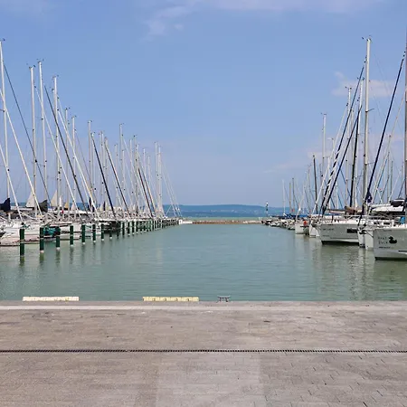 Bl Lakeview Apartman With Pool Apartment Balatonlelle