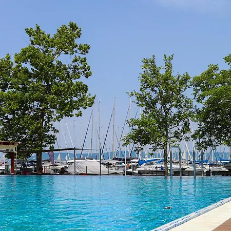 Apartment Bl Lakeview Apartman With Pool *