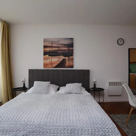 Bl Lakeview Apartman With Pool *
