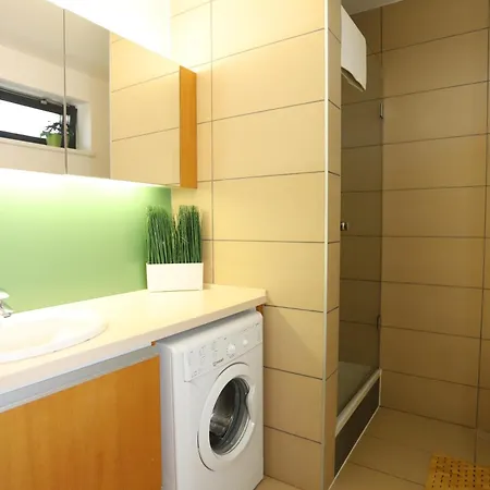 Bl Lakeview Apartman With Pool *