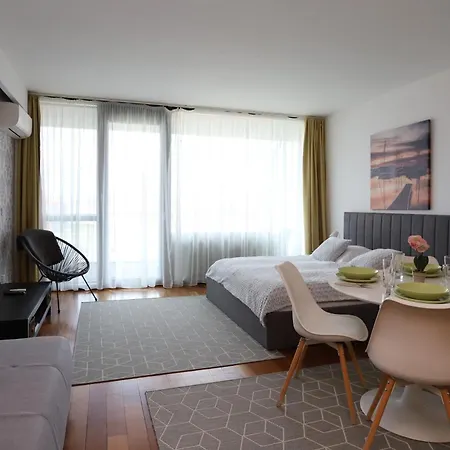 Apartment Bl Lakeview Apartman With Pool