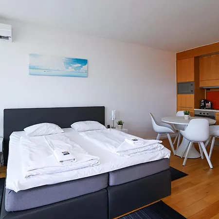 Apartment Bl Lakeview Apartman With Pool *